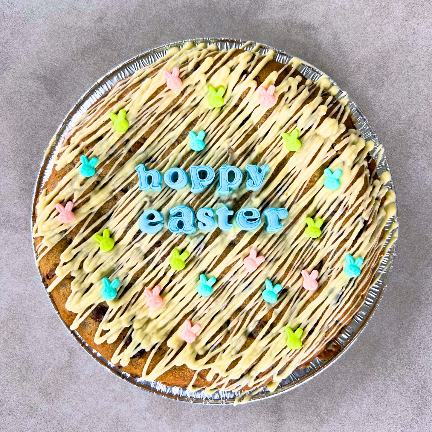 HOPPY EASTER COOKIE CAKE